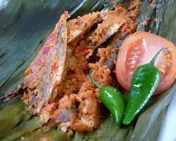 It has spread across indonesian cuisine to the cuisines of neighbouring southeast asian countries such as malaysia, singapore, brunei and the philippines. Resep Bumbu Pepes Ikan Tongkol Dan Cara Membuatnya