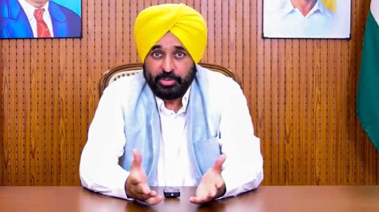 पंजाब: बाढ़ के बाद मान सरकार का बड़ा अभियान, गांव-गांव सफाई, मेडिकल कैंप और किसानों की मदद शुरू - flood relief campaign bhagwant mann government villages farmers health ntc - AajTak