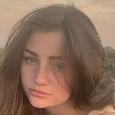 Adele Voigt's Instagram, Twitter & Facebook