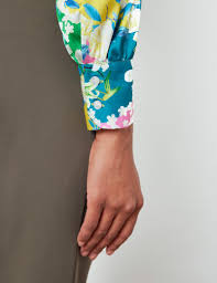 Collection by prem vishwakarma • last updated 19 hours ago. Satin Women S Fitted Blouse With Floral Print And Pussy Bow In Green Yellow Hawes Curtis Usa