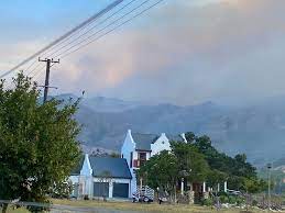 Take the n2 highway out of cape town towards stellenbosch. Stellenbosch Franschhoek Fire 2 Firefighters Injured But Progress In Bringing Blaze Under Control News24