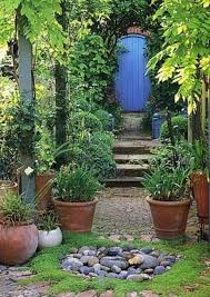 Mystery Garden What S Behind The Door Beautiful Gardens Pretty Gardens Garden Inspiration