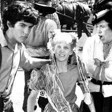 It first aired from 1989 to 1991 and followed the kids from degrassi junior high through high school. Katherine Macgregor Mrs Oleson Of Tv S Little House Dies At 93 Chicago Sun Times