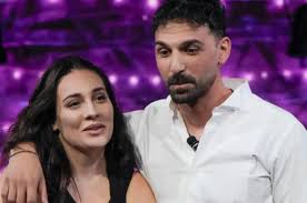 Todaro choc al GF: fidanzata segreta e frase assurda