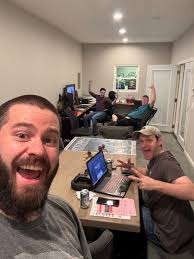 Angelo.wx‏ (‎@AngeloWx15)