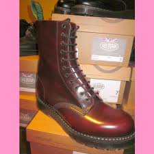 It's ok that i have one too because we can just rub them together, right? Solovair 11 Hole Soft Cap Derby Boot Burgundy Rub Off Garageland