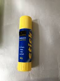 Unter bastelkleber versteht man einen industriell oder natürlich hergestellten klebstoff, der zum leicht herstellbar und im nu fertig ist der klebstoff aus mehl und wasser. Klebstoff Selber Machen 6 Rezepte Einfach Und Schnell