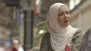 Hafidz roshdi,hanna aqeela sharifah maream membawa lari cucunya dan menipu bahawa anak itu adalah anak. Pelangi Cinta 100plus Episode 1 Youtube