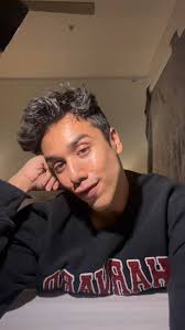 Hi. I am a pakistani single gay boy. Looking for someone to have fun with  .. ping me up