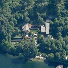 Bill gates' house also has a 60 foot massive swimming pool with an underwater music system. Bill Gates House In Medina Wa Virtual Globetrotting