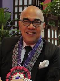 Pics must show abs, stomach, or bellybuttons, etc. Boy Abunda Wikipedia