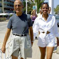 Ronna y sus dos pequeños viven en el estado de florida y según la revista '¡hola!' sus hijos han heredado las capacidades de la música que tienen. Ronna Ultimas Noticias E Imagenes Revista Hola