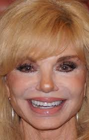 Loni Kaye's Instagram, Twitter & Facebook