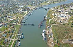 High tides and low tides, surf reports, sun and moon rising and setting times, lunar phase, fish activity and weather conditions in freeport. Freeport Swing Bridge In Freeport Tx United States Bridge Reviews Phone Number Marinas Com