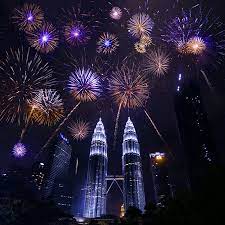 Police said they were taking precautions to prevent any terrorist while many celebrate new year's eve with fireworks, hundreds of thais travelled to takien temple in a suburb of bangkok to lie inside coffins for traditional. 6 Alternative Places To Watch The Nye Fireworks In Kuala Lumpur Buro 24 7 Malaysia