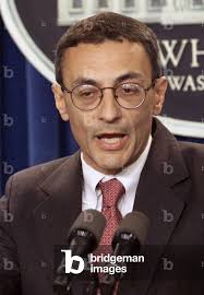 Image of CLINTON CHIEF OF STAFF JOHN PODESTA ANNOUNCES STAFF CHANGES,  1998-11-04