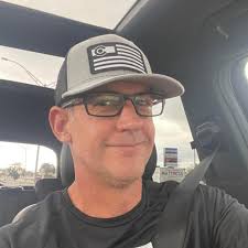 Looking for cardboard moving boxes if anyone has any spare boxes for me I  can pick them up! Please and thank you!