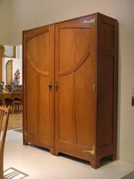 A spoken definition of chiffarobe. Closet Vs Wardrobe Why Is The First More Common In The Us English Language Usage Stack Exchange
