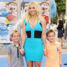 Britney spears and kevin federline's kids, sean preston and jayden james, are teenagers. Britney Spears Sons Are So Grown Up In Rare Family Picture E Online Au