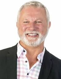 Colin Perryman's Instagram, Twitter & Facebook