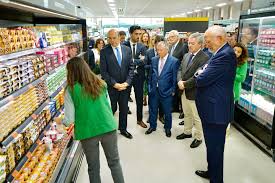 Este domingo, o presidente da república, marcelo rebelo de sousa, foi 'apanhado' numa ida às compras e a fotografia mostrava a descontração do político português na fila do supermercado. Mercadona Investe 260 Milhoes No Norte Do Pais E Avanca Com Centro Logistico Em Lisboa Idealista News