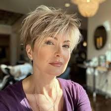 Achieving desired hair texture after stopping hair coloring