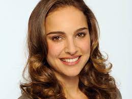 Anyway, yeah — green eyes are really freaking pretty, and so are the celebrities who have them. Makeup For Light Brown Hair And Brown Eyes Gemini Celebrities Natalie Portman Light Brown Hair