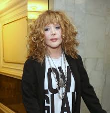 В россии сообщили о смерти примадонны эстрады аллы пугачевой. Proshaj Alla Pugacheva Perepugala Poklonnikov Starhit Ru