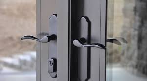 Saat memilih model handle pintu rumah minimalis, ada beberapa hal yang harus dipertimbangkan dengan baik supaya rumah terlihat semakin indah.supaya anda tidak bingung dalam memilihnya, berikut ini kami akan berikan beberapa tips dalam memilih handle pintu rumah minimalis yang baik : Handle Pintu Minimalis Blog Qhomemart