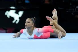 A ginástica artística feminina é uma modalidade olímpica que compreende um conjunto de 4 especialidades: Em Mais Um Dia De Simone Biles Flavia Saraiva Fica Em Quarto Lugar No Solo No Mundial De Ginastica Artistica Gzh