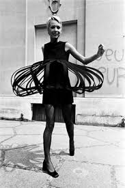Pierre cardin arrived in paris and started working for paquin and then schiaparelli. Dress Pierre Cardin Paris France July 1969 Pierre Cardin Vintage Fashion Photography Sci Fi Fashion