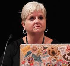 Sounding an alarm': Warwick community members lament resignation of  Superintendent April Hershey