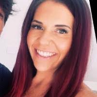 Julie Newcomb's Instagram, Twitter & Facebook