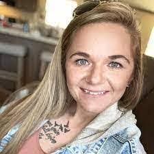 Heather Gull's Instagram, Twitter & Facebook