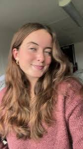 Leila Schubert's Instagram, Twitter & Facebook