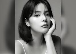 She had acted in dramas such as 'tell me your wish', 'school 2017', and 'to my name'. Srvymb758joo7m