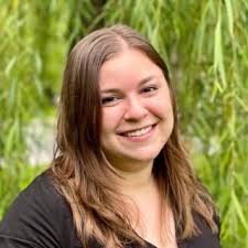 Danielle Waterfield's Instagram, Twitter & Facebook