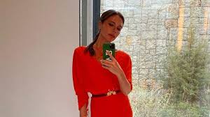 Victoria beckham resort 2020 credits: Suss Victoria Beckham Postet Kuschel Foto Mit Ihrem David Promiflash De