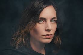 DAS DORF: FRAUEN Mary Broadcast