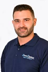 Devon Dickinson's Instagram, Twitter & Facebook