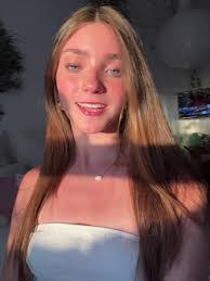 Jillian Pappas's Instagram, Twitter & Facebook