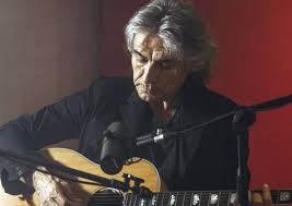 Ligabue e il dramma del figlio morto: "Me lo ritrovai in mano" - Tiscali Spettacoli