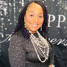 The Real Housewives of Potomac' alum Candiace Dillard Bassett sits down  with ET to talk her new single, 'How Do You Live?,' out now.