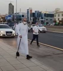 عمرو اديب يشن هجوما غير مسبوق على الامير السعودي الوليد بن طلال. Ø£Ù„Ù ÙƒÙŠÙ„Ùˆ Ù…ØªØ± 49 ÙŠÙˆÙ…Ø§ ÙÙŠØ¯ÙŠÙˆ Ø§Ù„ÙˆÙ„ÙŠØ¯ Ø¨Ù† Ø·Ù„Ø§Ù„ ÙŠÙ…Ø§Ø±Ø³ Ø±ÙŠØ§Ø¶Ø© Ø§Ù„Ù…Ø´Ù‰ ÙÙ‰ Ø´ÙˆØ§Ø±Ø¹ Ø§Ù„Ø±ÙŠØ§Ø¶ Ø§Ù„ÙŠÙˆÙ… Ø§Ù„Ø³Ø§Ø¨Ø¹