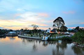 Sarawak, on the northern coast of the huge island of borneo, had become synonymous with piracy, slavery and wild head hunters (known as dyaks) with its critical location alongside the busy south. 25 Best Things To Do In Sarawak Malaysia The Crazy Tourist