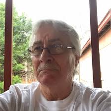 Michelle Obama has the nicest and straightest teeth I've ever seen. What a  beautiful smile.