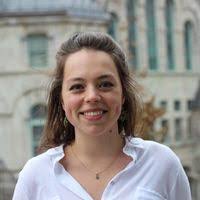 Lily Paulson's Instagram, Twitter & Facebook