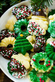 Love paula deen, she is sooo cheery and funny! Paula Deen Spritz Cookies