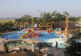 Memiliki kolam renang pribadi di rumah mungkin salah satu impian mama untuk mewujudkan rumah impian. Daftar Kolam Renang Di Pekalongan Dan Batang Beserta Harga Tiket Masuknya Cintapekalongan Com Ringan Dan Berbeda