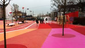 Drei Farben Rot Schwarz Grun Landschaftspark In Kopenhagen Rot Farbe Rot Schwarz Grun